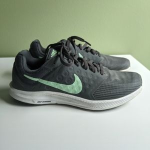 Nike tennis shoes